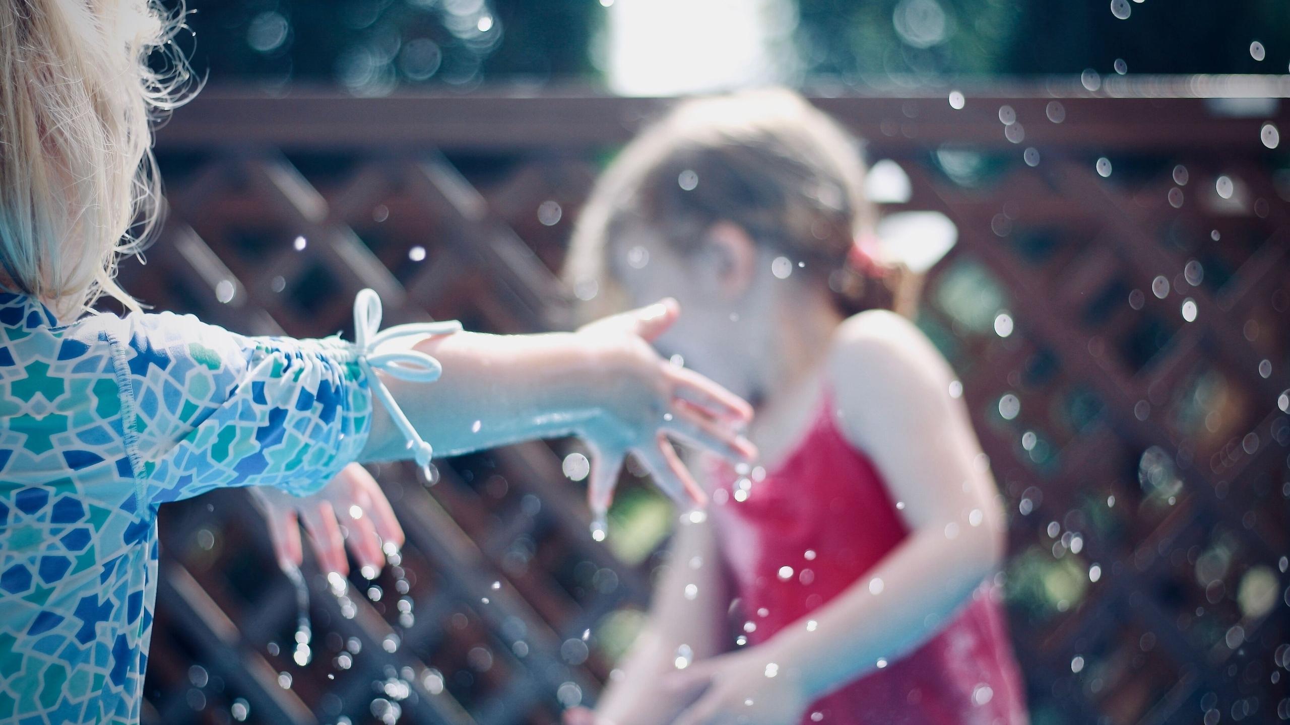 meisjes-water-spelen-jantjebeton