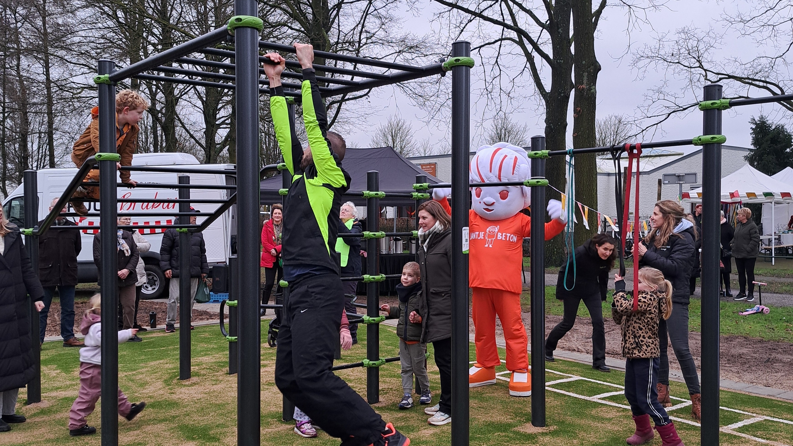 feestelijke-opening-gezonde-buurt-in-veghel-jantje-beton