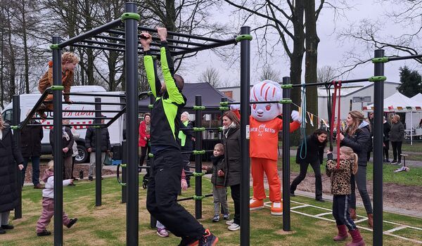 feestelijke-opening-gezonde-buurt-in-veghel-jantje-beton