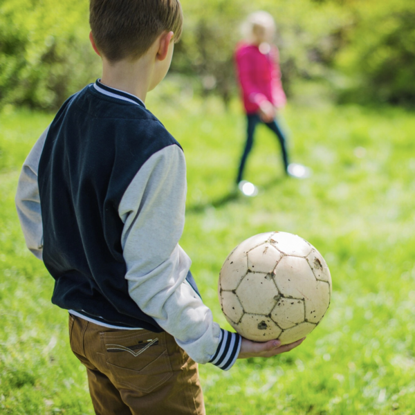 buitenspelen-jantjebeton-kinderen-balspel